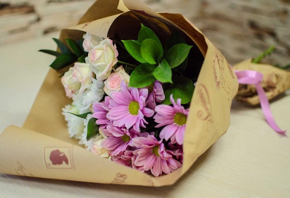 Букет цветов из: Розы и Хризантемы в Леличи