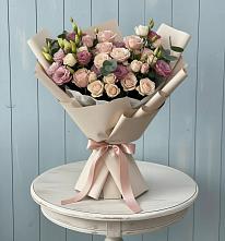 Букет цветов из:  Розы и Лизиантусы в Леличи