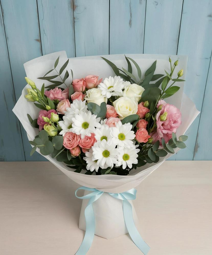 Букет цветов из: Розы, Лизиантусы и Хризантемы в Леличи