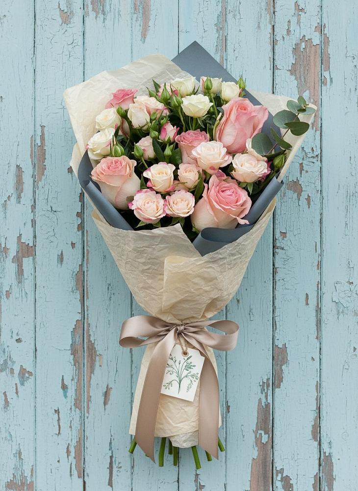 Букет цветов из: Розы в Леличи