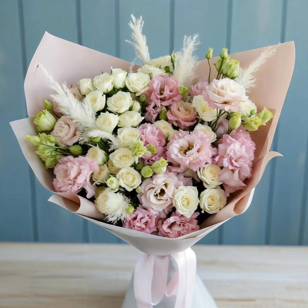 Букет цветов из: Альстромерии и Розы в Леличи