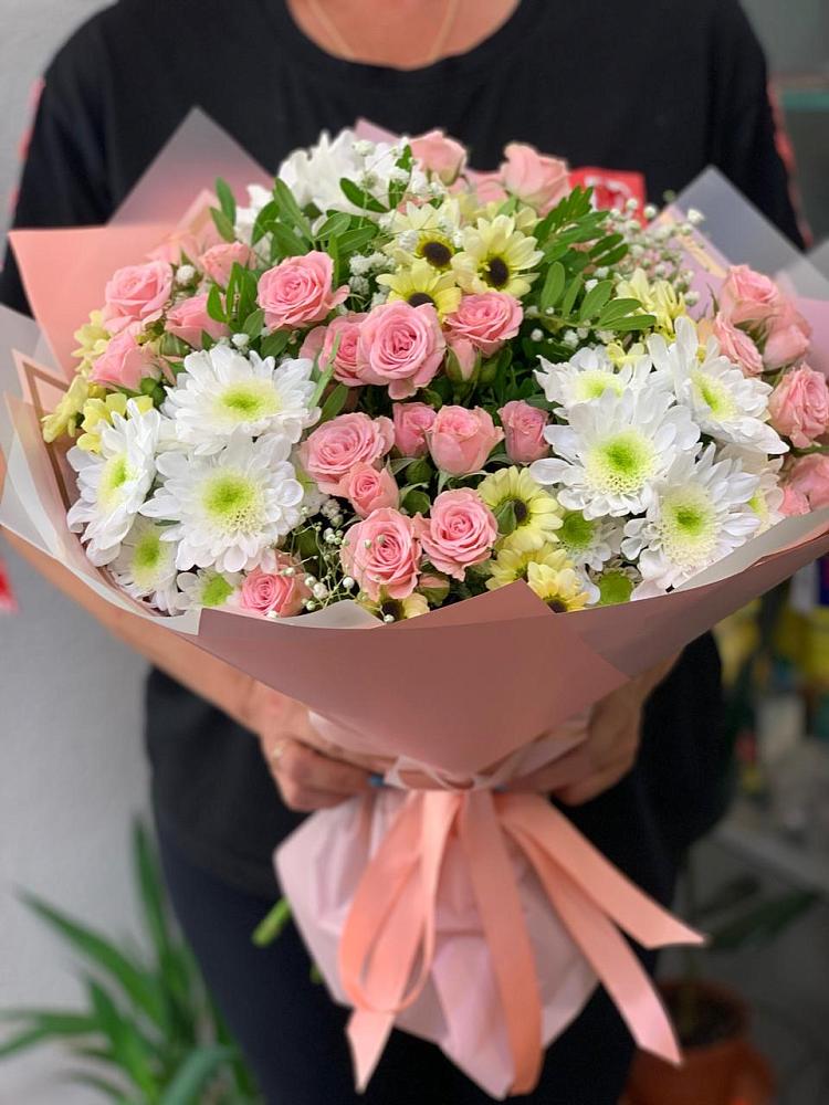 Букет цветов из: Розы и Хризантемы в Леличи