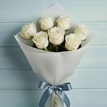 Букет 7 Белых роз Эдлесс Лав в Леличи
