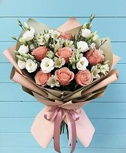 Букет цветов из:  Розы, Альстромерии и Лизиантусы в Леличи