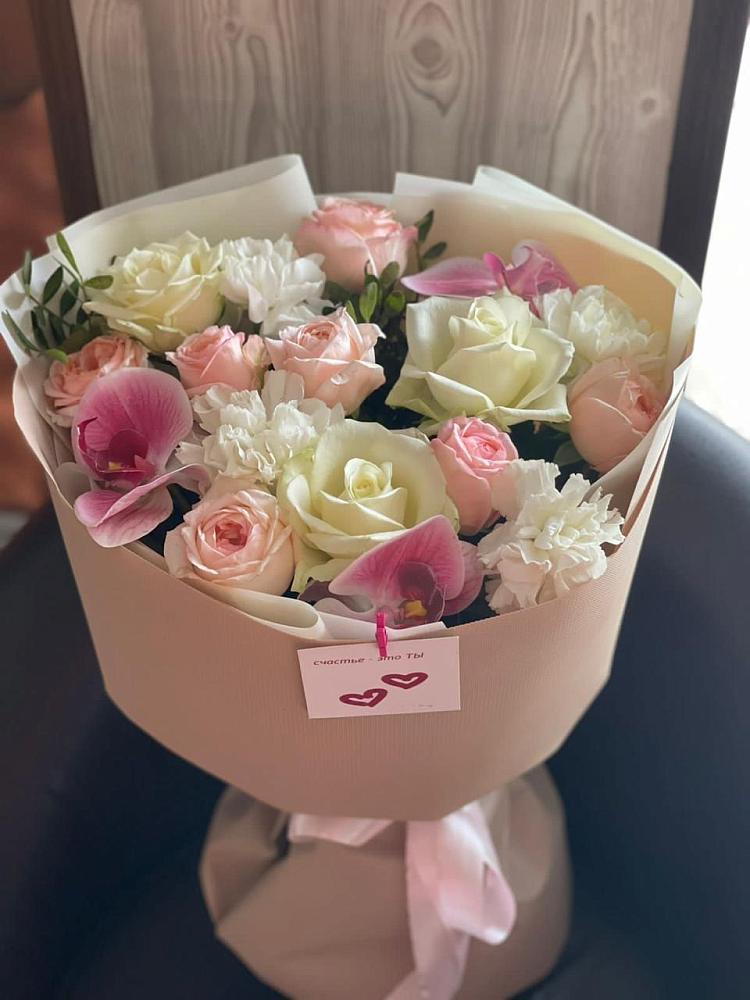 Букет цветов из: Орхидеи, Розы и Гвоздики в Леличи