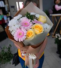 Букет цветов из:  Герберы, Розы и Хризантемы в Леличи