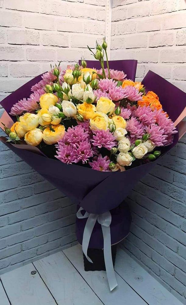 Букет цветов из: Хризантемы и Розы в Леличи