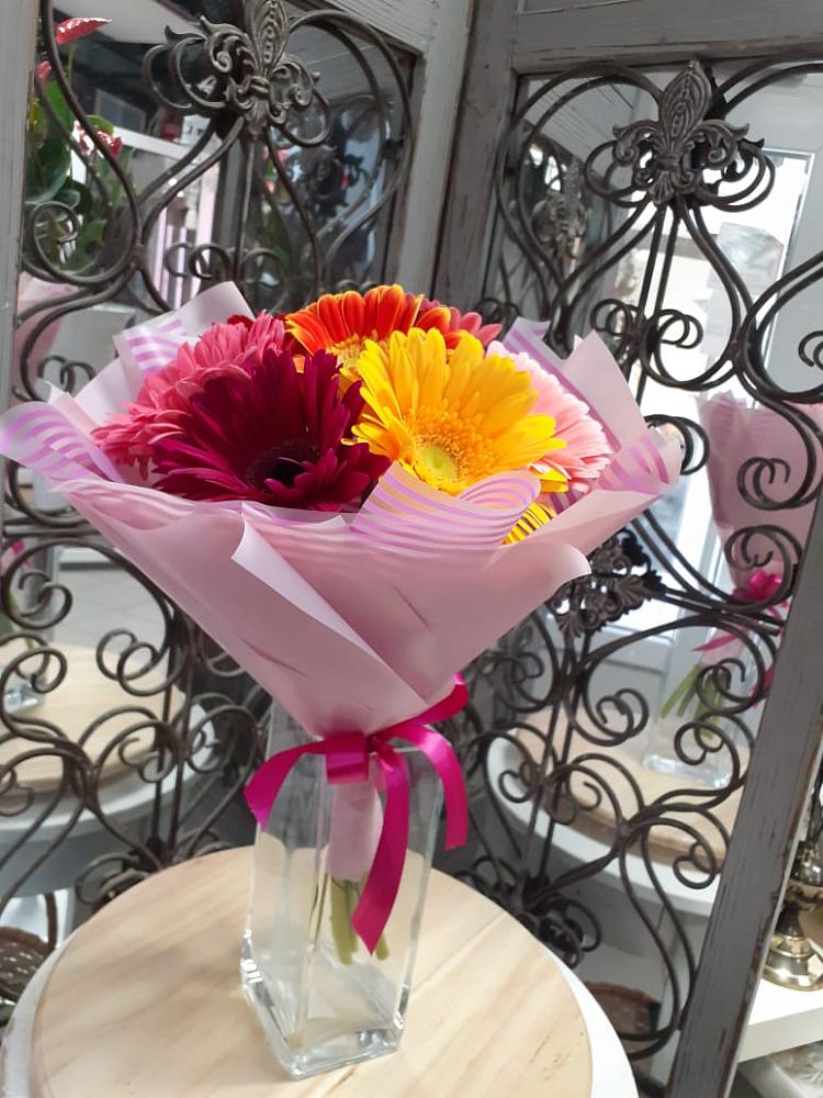 Букет цветов из: Герберы в Леличи