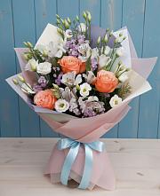 Букет цветов из:  Лизиантусы, Розы, Альстромерии и Гипсофила в Леличи