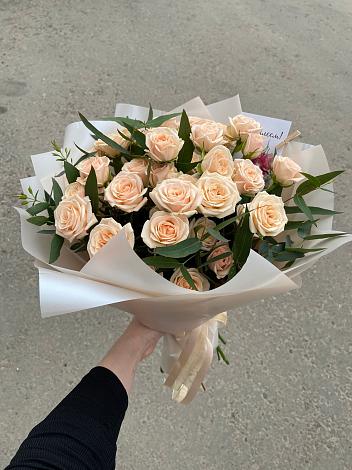 Букет Кремовые розы Латте в Леличи