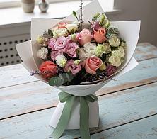 Букет цветов из:  Розы, Лизиантусы и Гвоздики в Леличи