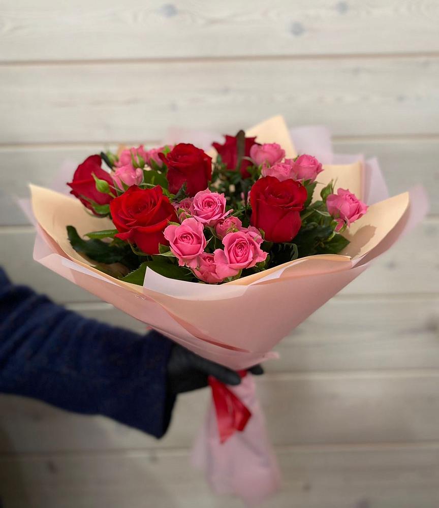 Букет цветов из: Розы в Леличи
