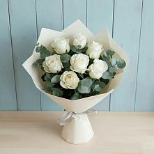 Букет Белые розы в Эвкалипте в Леличи