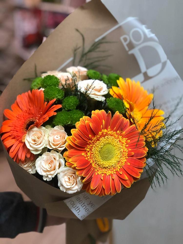 Букет цветов из: Герберы, Хризантемы и Розы в Леличи