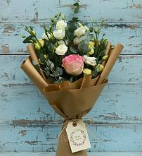 Букет цветов из:  Розы и Лизиантусы #REPLACE_PRED# Леличи