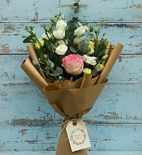 Букет цветов из:  Розы и Лизиантусы в Леличи