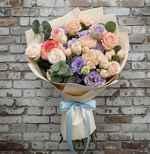 Букет цветов из:  Розы, Лизиантусы и Гвоздики в Леличи