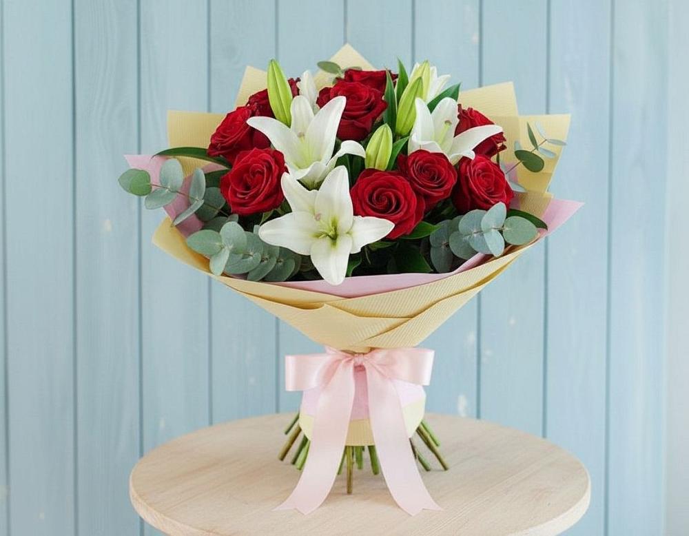 Букет цветов из: Лилии и Розы в Леличи